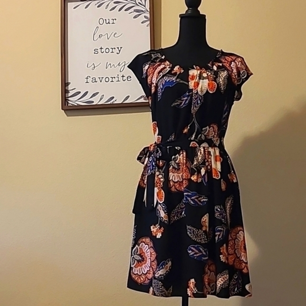 NWOT LAUREN CONRAD floral print dress